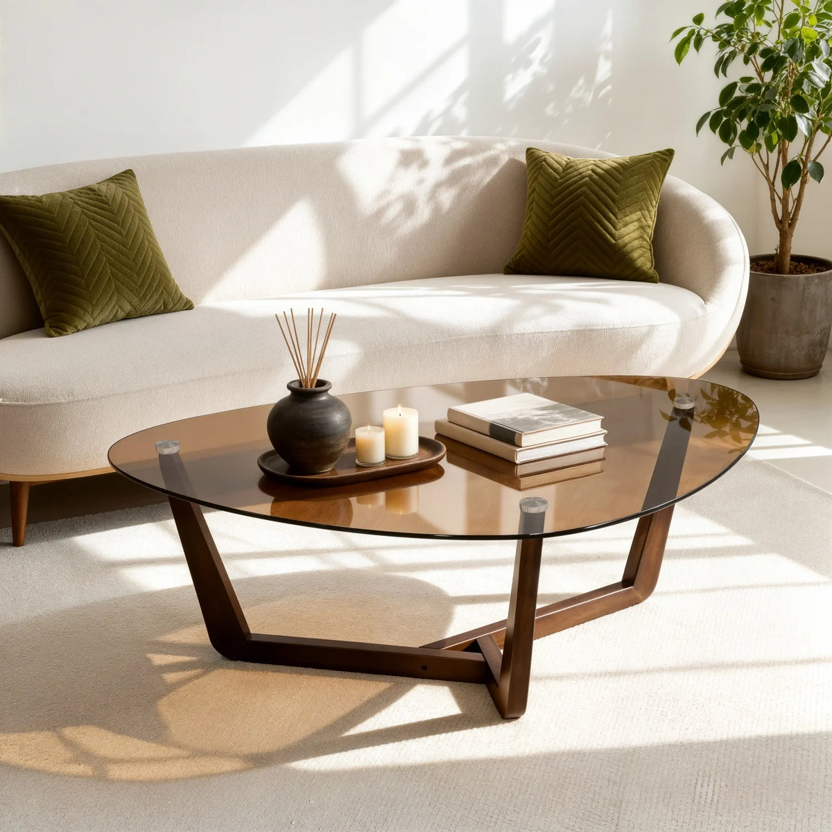 Table basse Colette, plateau en verre ambré sculptural